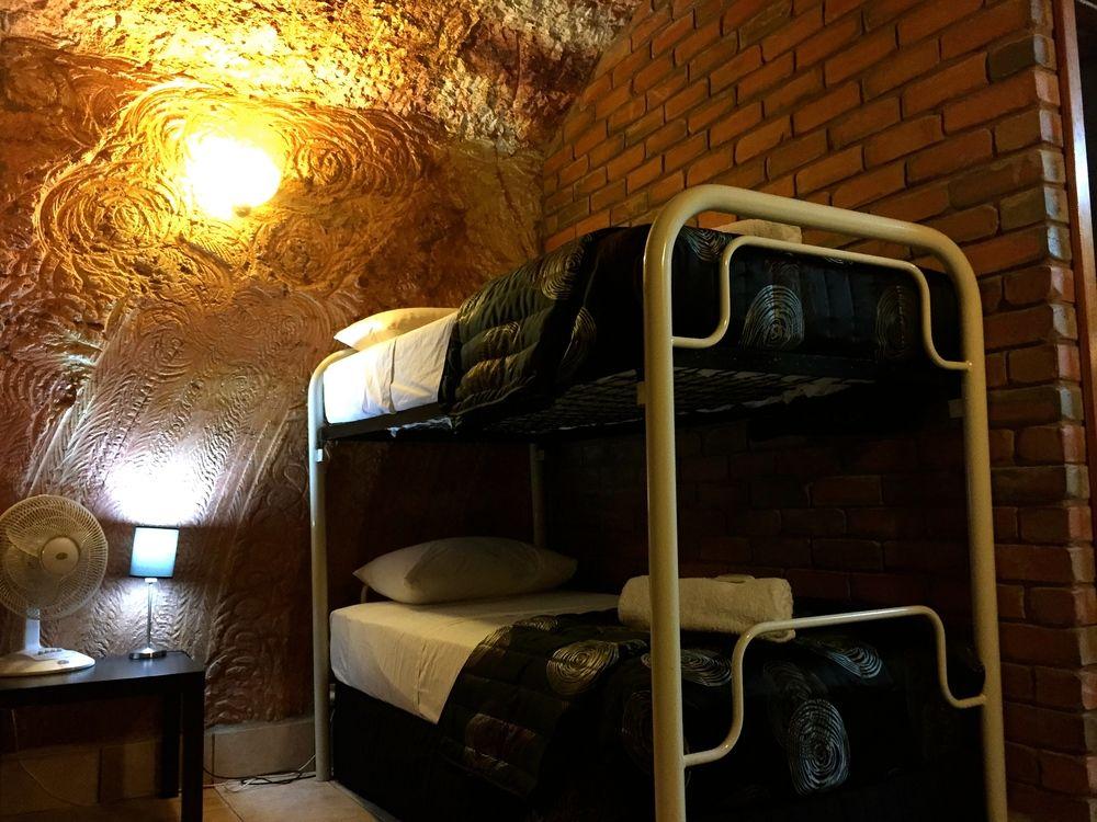 The Lookout Cave Underground Motel Coober Pedy Dış mekan fotoğraf