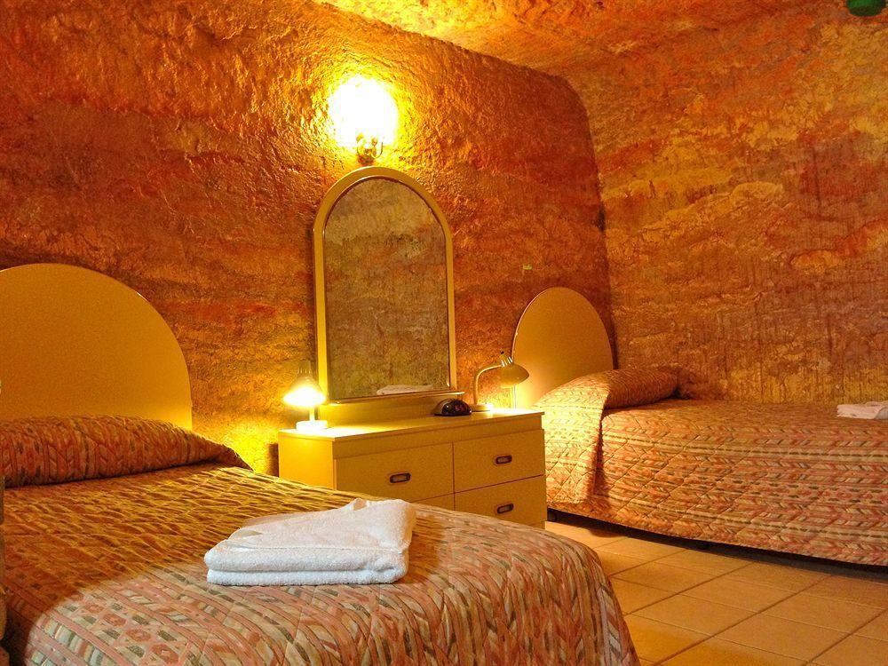 The Lookout Cave Underground Motel Coober Pedy Dış mekan fotoğraf