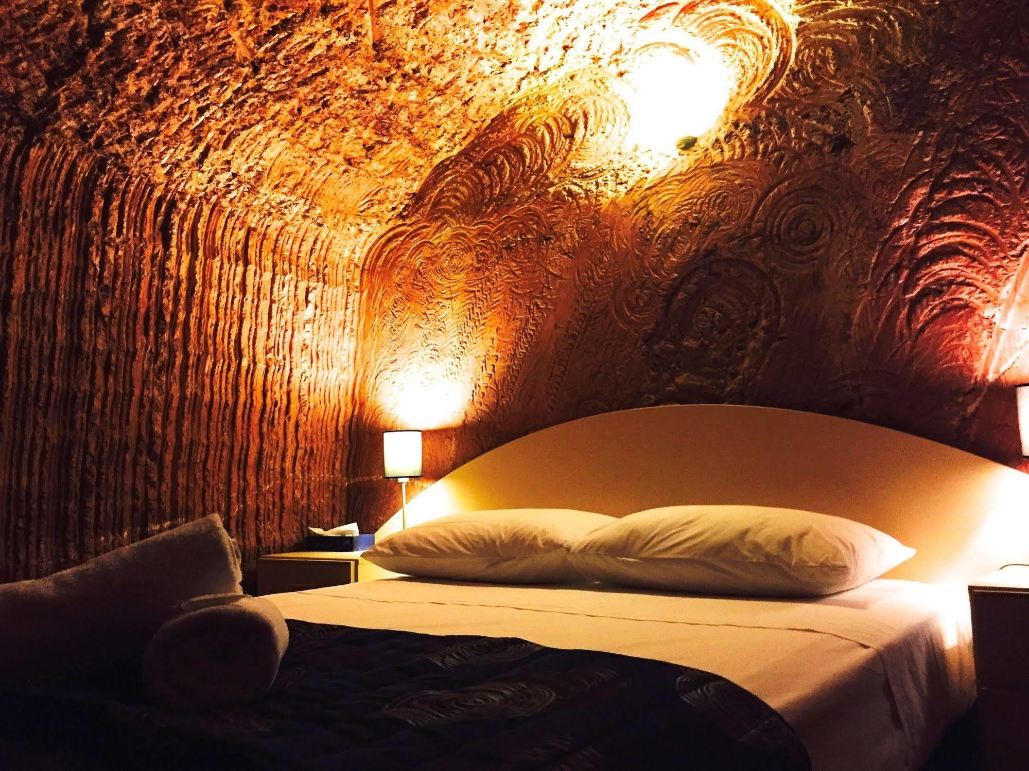 The Lookout Cave Underground Motel Coober Pedy Dış mekan fotoğraf